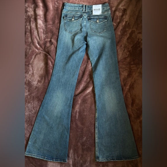 LOW-RISE FLARE JEANS - Picture 2 of 3